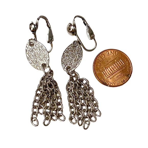 Vintage 1960s Silver Dangle Tassel Earrings Clip On - Picture 2 of 2